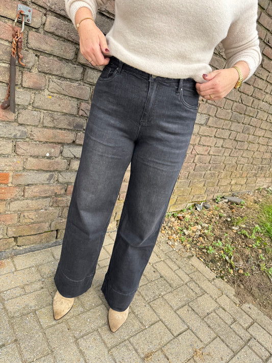 Broek Ella