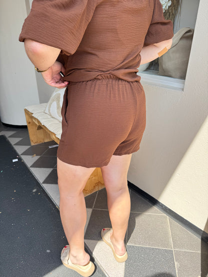 Short Amy bruin